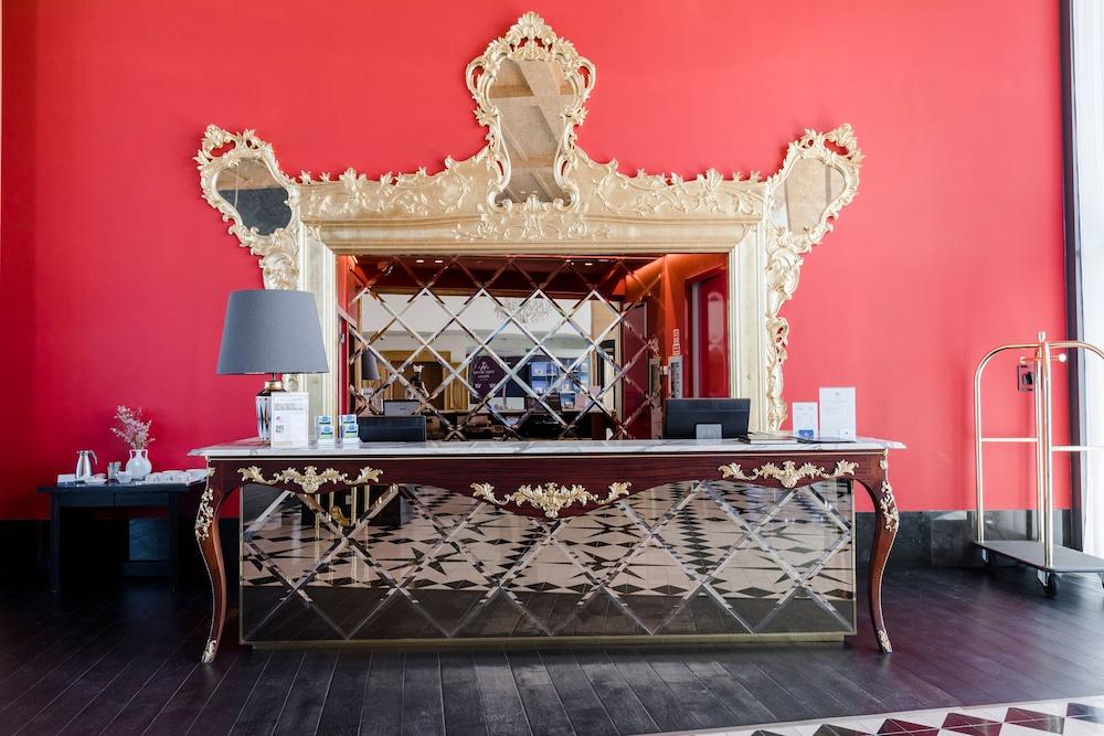 אובידוס Evolutee Hotel מראה חיצוני תמונה The reception desk at the hotel